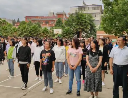 嵩明縣職業(yè)高級中學(xué)2022年招生辦聯(lián)系電話
