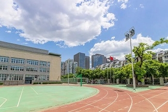 北京市東直門(mén)中學(xué)地址，乘車(chē)路線(xiàn)