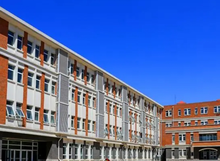 北京市第三中學(xué)地址，乘車路線