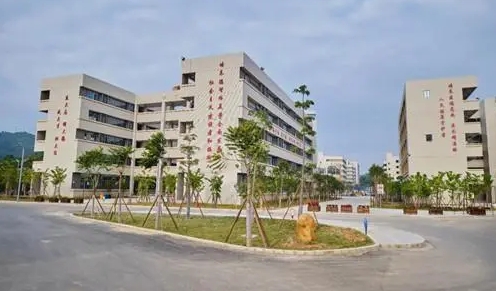 廣東2024年女生讀什么中專學(xué)校好