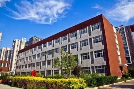 對(duì)外經(jīng)濟(jì)貿(mào)易大學(xué)附屬中學(xué)怎么樣、好不好
