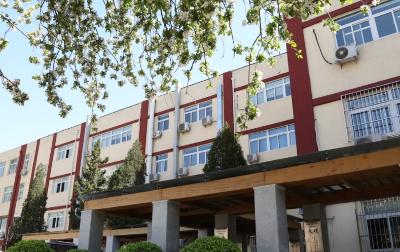 北京化工大學(xué)附屬中學(xué)地址，乘車路線