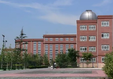 北京中法實(shí)驗(yàn)學(xué)校地址，乘車路線