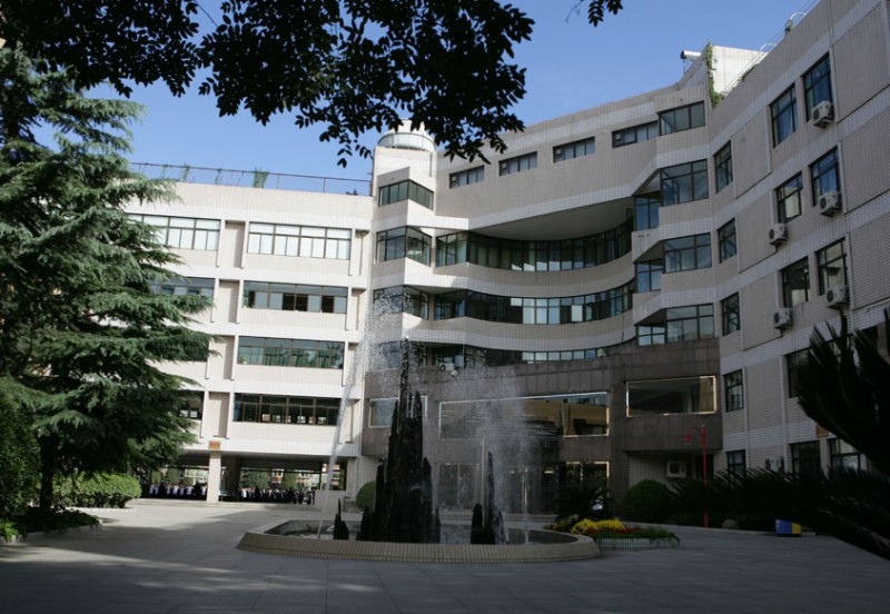 首都師范大學(xué)附屬中學(xué)第一分校地址，乘車路線
