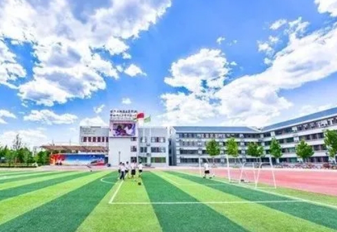 首都師范大學(xué)附屬玉泉學(xué)校地址，乘車路線