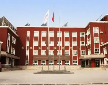 北京市海淀區(qū)人北實(shí)驗(yàn)學(xué)校地址，乘車路線