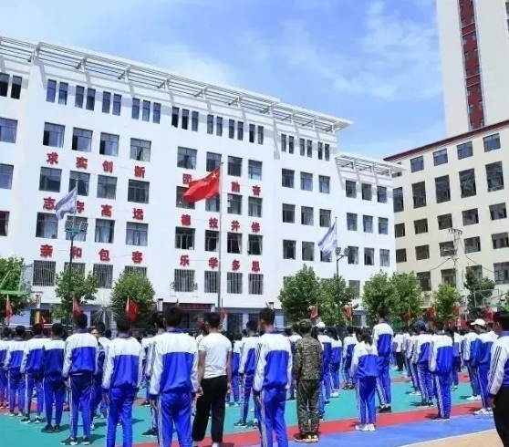 青海2024讀中專學(xué)?？刹豢梢钥即髮W(xué)