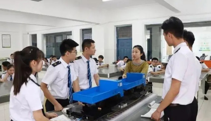 陜西2024年適合女生的鐵路學(xué)校專業(yè)