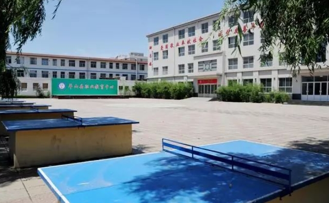 張家口瑤華希望中等專業(yè)學(xué)校招生簡章2024年