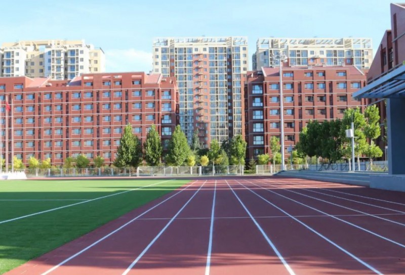 北京亦莊實驗中學地址，乘車路線