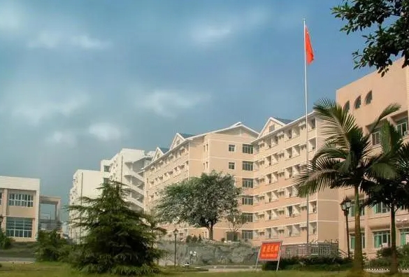 重慶市兼善中學校地址，乘車路線