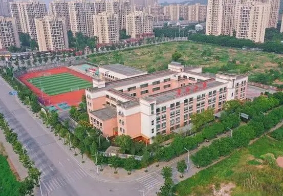 重慶市江北中學(xué)校地址，乘車路線