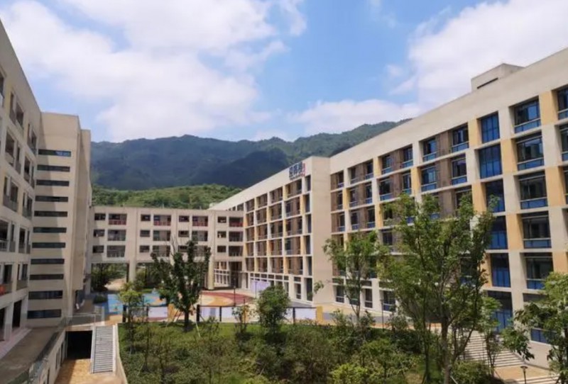 重慶市朝陽中學(xué)校地址，乘車路線