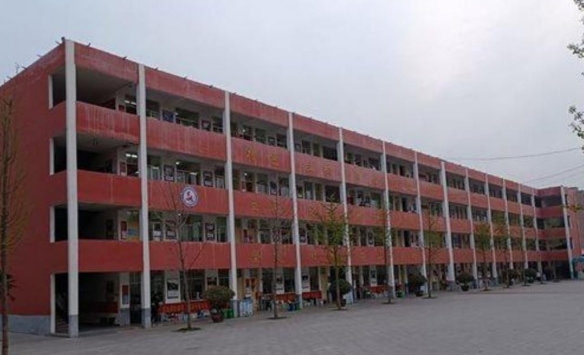 漯河市召陵區(qū)中等專業(yè)學校地址，乘車路線