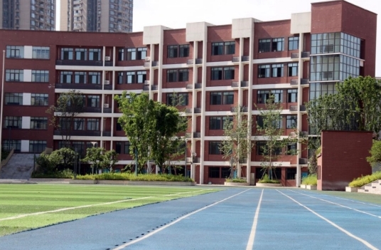 重慶市兩江新區(qū)西南大學(xué)附屬中學(xué)校怎么樣、好不好