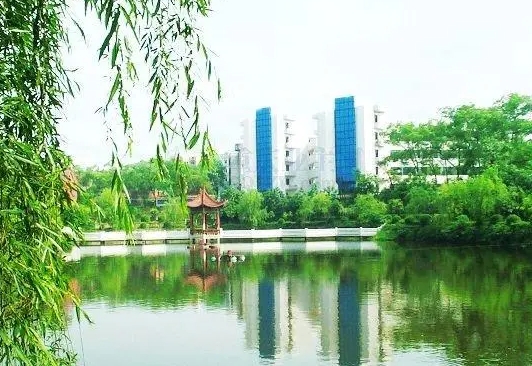 重慶市清華中學(xué)校怎么樣、好不好