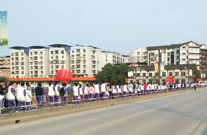 重慶市木洞中學校怎么樣、好不好