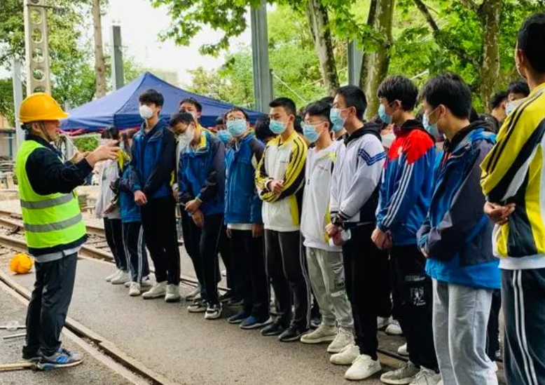 貴州2024年鐵路學(xué)校報(bào)名方式