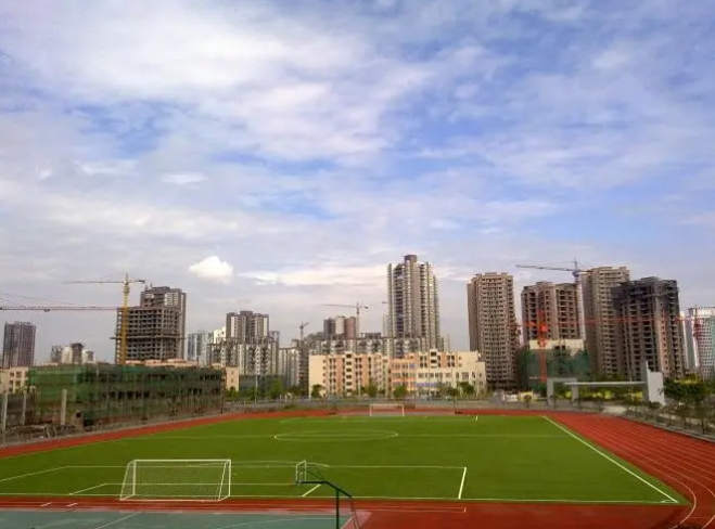 重慶市榮昌中學(xué)校地址，乘車路線