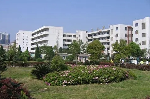 重慶市永榮中學(xué)校地址，乘車路線