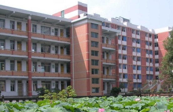 重慶市大足第一中學(xué)校地址，乘車路線