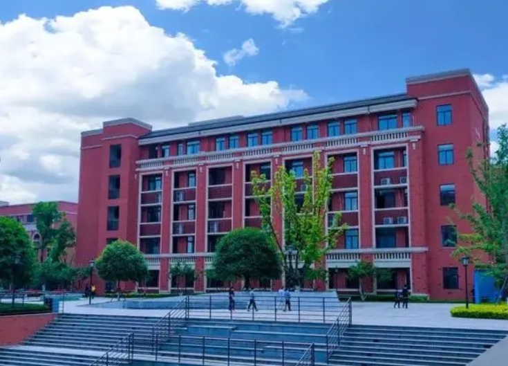重慶史迪威外國(guó)語(yǔ)學(xué)校地址，乘車(chē)路線