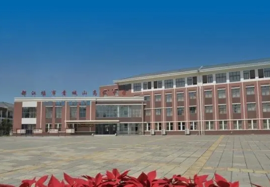 石家莊勵(lì)天高級(jí)中學(xué)地址，乘車路線