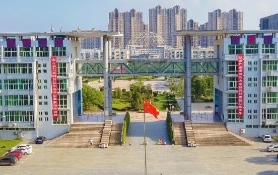 江西現代職業(yè)技術學院中外合作辦學學費（2024）