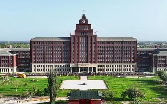喀什理工職業(yè)技術(shù)學(xué)院藝術(shù)類學(xué)費(fèi)（2024）