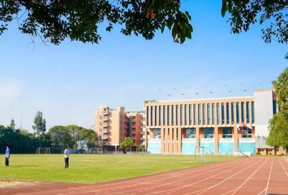 2024唐山市第十一中學(xué)多少錢(qián)(學(xué)費(fèi)明細(xì))