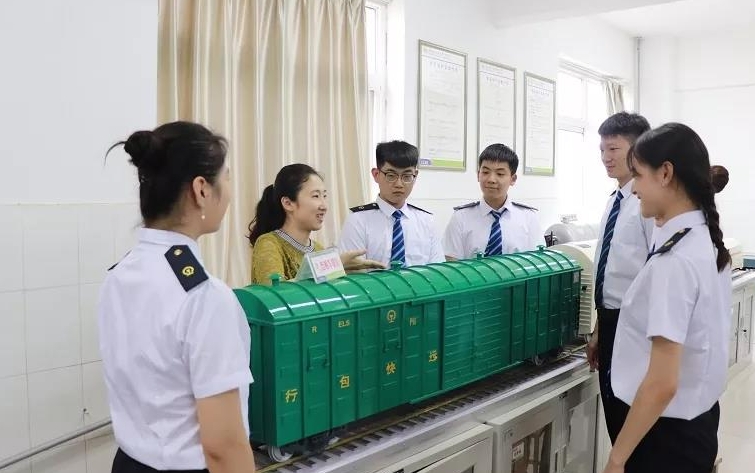 廣東2024年鐵路學校和職高哪個好