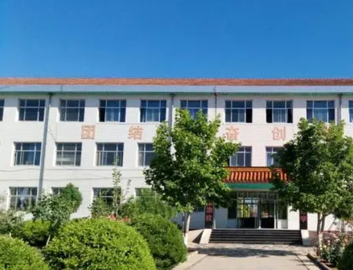 2024青龍滿族自治縣滿族中學(xué)招生計(jì)劃 招生人數(shù)是多少(附要求、條件、對(duì)象)