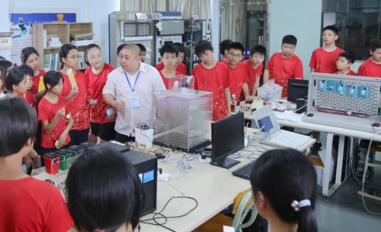 廣西2024年讀鐵路學(xué)校要分數(shù)嗎