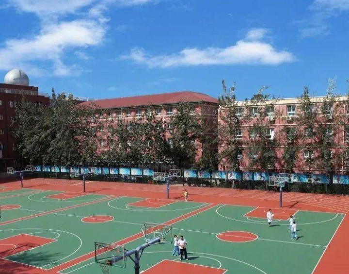 曲周縣教師進修學校附屬中學地址，乘車路線
