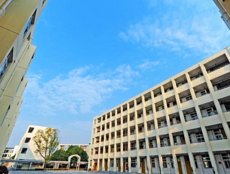 2024邯鄲市鋼苑中學(xué)多少錢(學(xué)費(fèi)明細(xì))