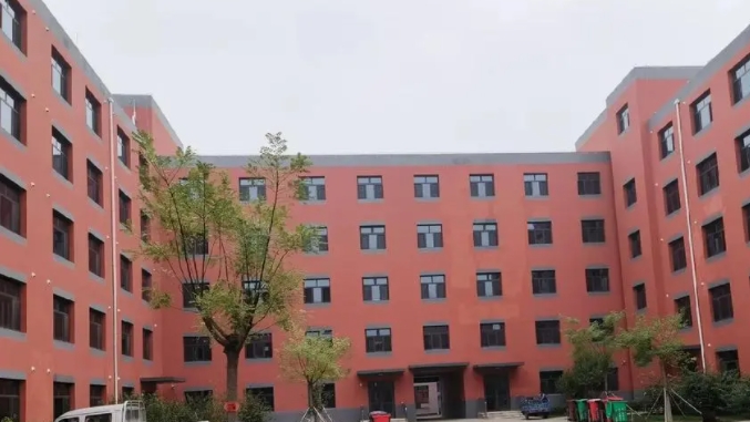 保定英華高級中學(xué)地址，乘車路線
