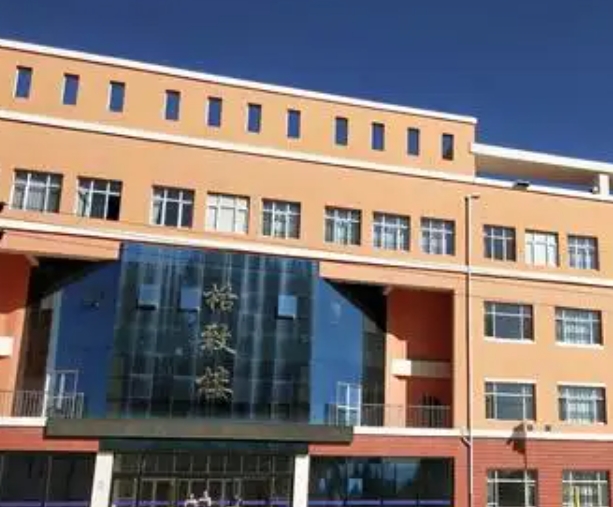 淶源縣淶源中學地址，乘車路線