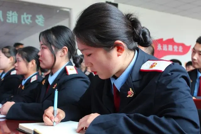 四川2025年適合女生的鐵路學(xué)校專業(yè)