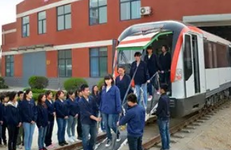 重慶2025年去讀鐵路學校學什么對以后好一點