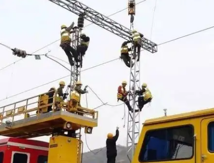 重慶2025年鐵路學校好還是職高好