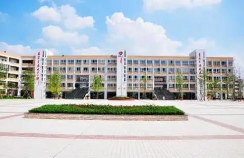 2025郫都四中多少錢(學(xué)費明細)
