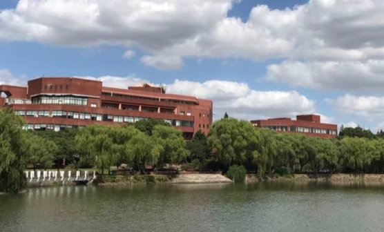 南京商業(yè)學校信息工程系虛擬仿真實訓室建設(shè)規(guī)劃會議圓滿舉行