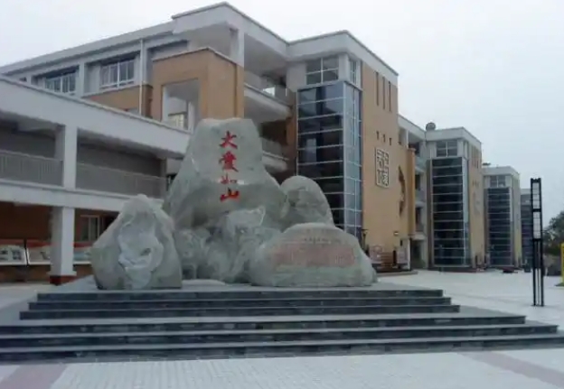 2025八一聚源高中多少錢(學(xué)費(fèi)明細(xì))