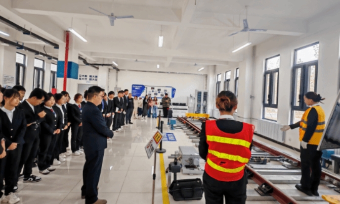 安徽2025年鐵路學(xué)校什么專業(yè)適合女生