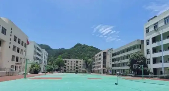 都江堰市玉堂鎮(zhèn)中學(xué)地址，乘車路線