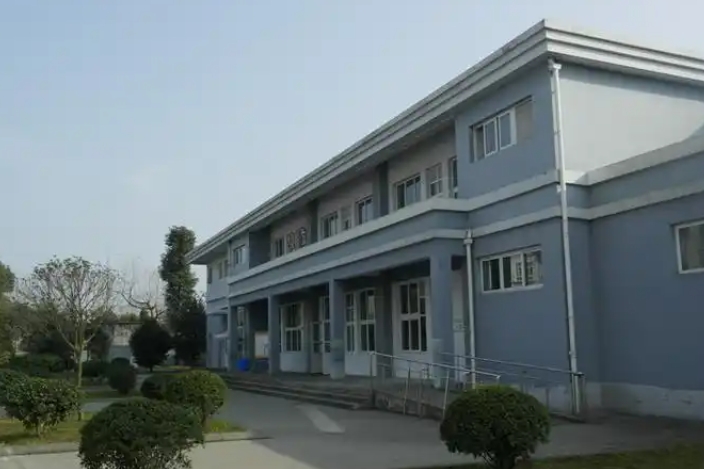 都江堰市天馬鎮(zhèn)中學(xué)地址，乘車路線